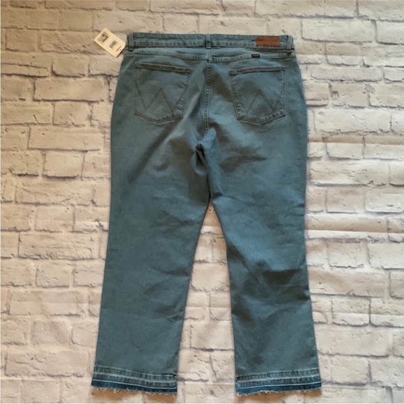 Wrangler High Rise True Straight Cropped Denim Blue Jeans Plus Size 18/34 NWT - Picture 6 of 14